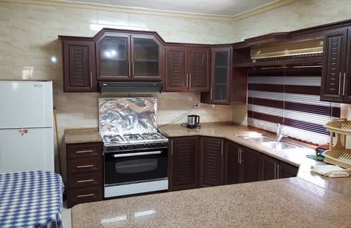 Amman Apartamento | TareqResidence with alot of space for a family, AC, 2x Bath Rooms