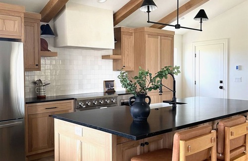 Driggs Casa | Targhee Barndominium ~Working Ranch ⁓Teton Views ⁓Peaceful & Scenic Neighborhood