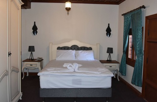 Vezirkopru Hotel | Tarihi Tashan Otel