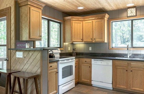 Innsbrook Cabaña | Tarnhouse Lakefront Cottage by StayLage