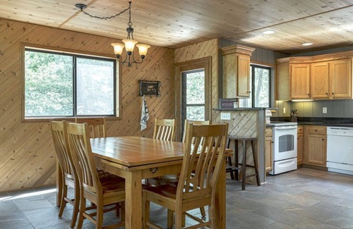 Innsbrook Cabaña | Tarnhouse Lakefront Cottage by StayLage