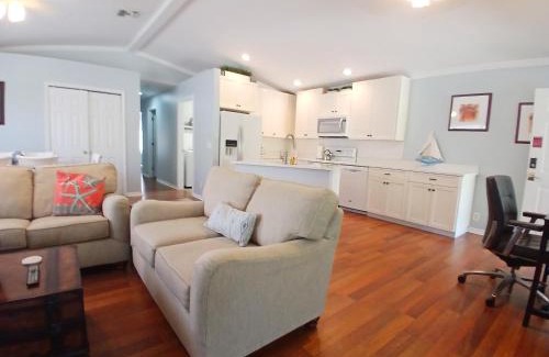 Bonita Shores Apartamento | Tarpon - Spacious Updated W&D Full Kitchen 1.5 Mi to Beach
