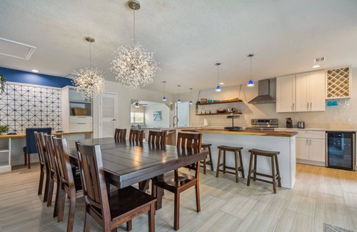 Tarpon Springs Casa | Tarpon Springs Lux. Home Refreshing Pool near Sunset Beach - Golf & Sponge Docks