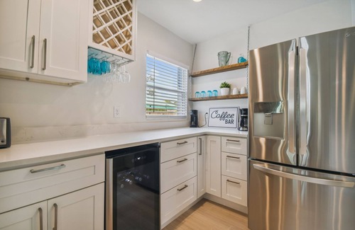 Tarpon Springs Casa | Tarpon Springs Lux. Home Refreshing Pool near Sunset Beach - Golf & Sponge Docks