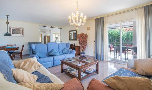 Cap de Salou Villa | TarracoHomes, Villa Cala Crancs con Piscina Privada y Mesa de Billar