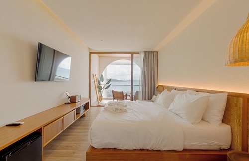 Koh Lan Complejo | Tasana Bar and Luxury resort
