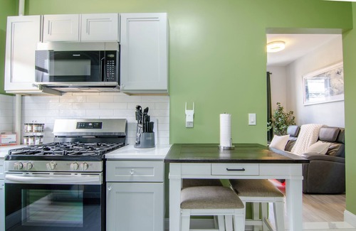Industry Apartamento | Taste of Honey - 10 Mins To NYC - Brand New