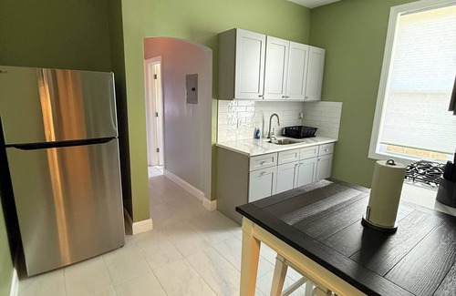 Industry Apartamento | Taste of Honey - 10 Mins To NYC - Brand New