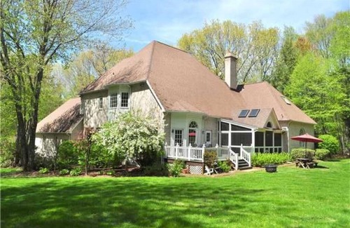 Simsbury Casa | Taste of New England; The perfect getaway