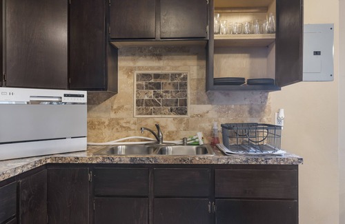 Starcrest Condominio | Tasteful 3bedroom place in a serene neighborhood