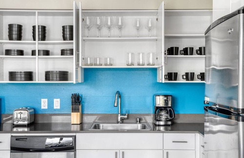West Woodland Apartamento | Tasteful Ballard 2BR w/ BBQ, Lounge & W/D, onsite retail, by Blueground