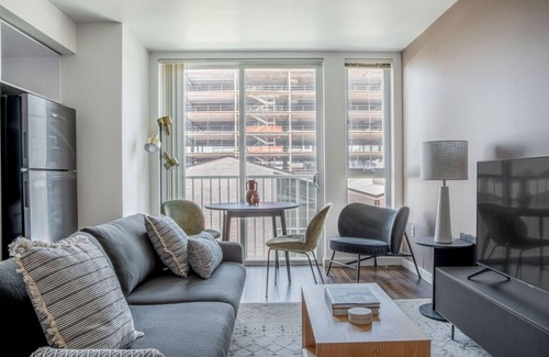 Wilburton Apartamento | Tasteful Bellevue Studio w/ Gym & W/D, nr Shopping, by Blueground