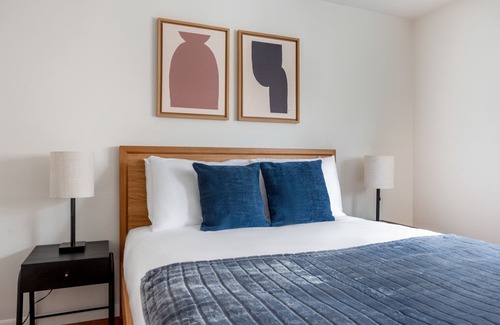 St. Elizabeth's Apartamento | Tasteful Brighton 1BR nr Sutherland Rd Green Line, by Blueground