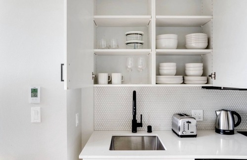Minor Apartamento | Tasteful Capitol Hill Studio w/ Patio & W/D, Walkable Area, by Blueground