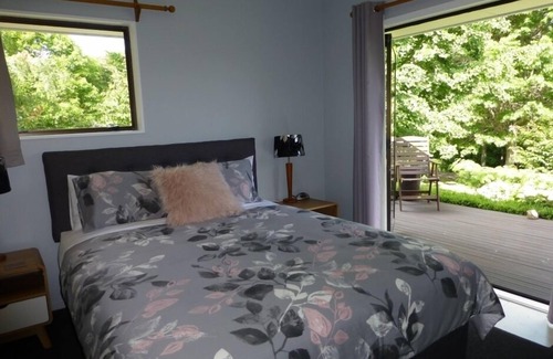 Aongatete Otro | Casa de búsqueda de jardín privado espaciosa y de buen gusto