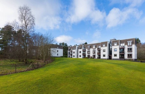 Gleneagles Apartamento | Tasteful top floor apartment next to Gleneagles