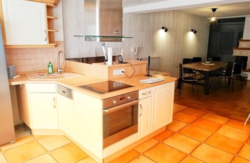 Falkenberg Apartamento | Tasteful vacation apartment with large summer terrace and fireplace