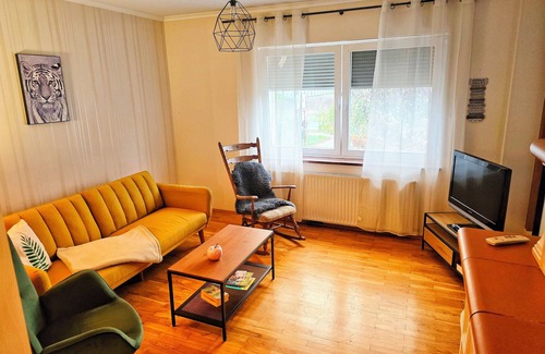 Falkenberg Apartamento | Tasteful vacation apartment with large summer terrace and fireplace