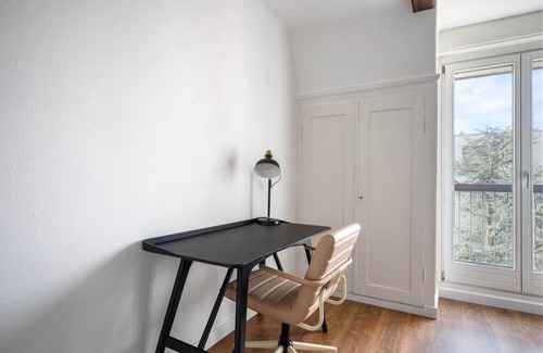 Wipkingen Apartamento | Tasteful Wipkingen 2BR w/ Garden & Storage, nr Transport, by Blueground