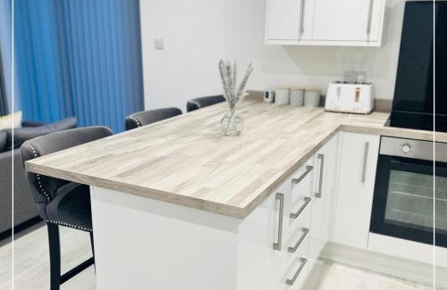 Mapperley Apartamento | Tastefully decorated 4 Bed Home in Gedling - Near Colwick Country Park, Victoria Retail Park, City Centre & Nottingham Racecourse