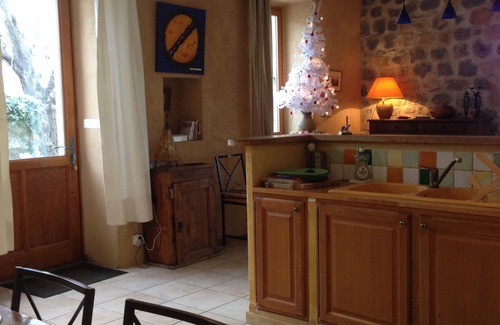 Saint-Andeol-de-Berg Casa | Tastefully renovated village house, 150m2, sleeps 8 or 9, enclosed garden.
