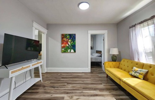 Springfield Apartamento | Tastefully furnished repose home