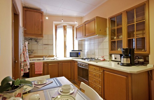 Pallanza Apartamento | Amueblado con buen gusto apartamento de 2½ habitaciones con amplio jardín y 2 balcones