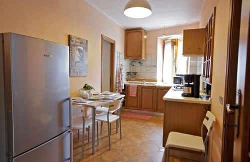 Pallanza Apartamento | Amueblado con buen gusto apartamento de 2½ habitaciones con amplio jardín y 2 balcones