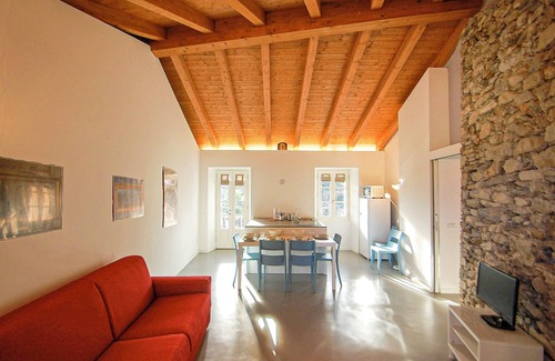 Ghiffa Apartamento | Amueblado con buen gusto apartamento de 3 habitaciones con amplia zona al aire libre