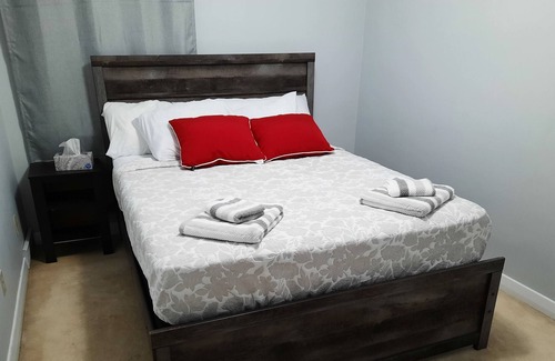 Saskatoon Casa | Tastefully furnished 5 Bedroom home in the heart of Saskatoon