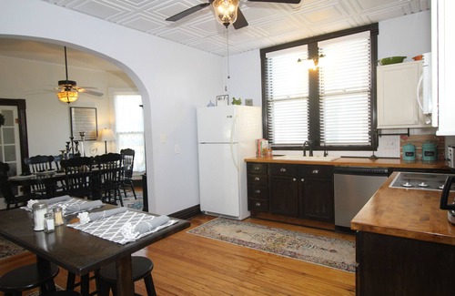Centralia Casa | Casa histórica restaurada con buen gusto en la pintoresca ciudad, a 20 minutos en coche de Columbia MO
