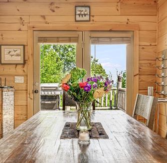 Lake Lure Casa | Tatanka at LakeLure Rumbling Bald Hot Tub Fire Pit