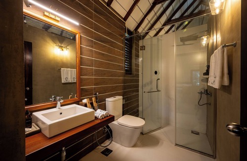 Nuwara Eliya Hotel | Tathya Hills - Luxe Garden Retreat