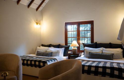 Nuwara Eliya Cama Y Desayuno | Tathya Hills - Luxe Garden Retreat In The Hills