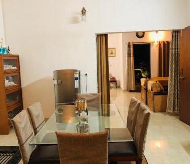 Varanasi Apartamento | Tattva- 6BHK Apartment