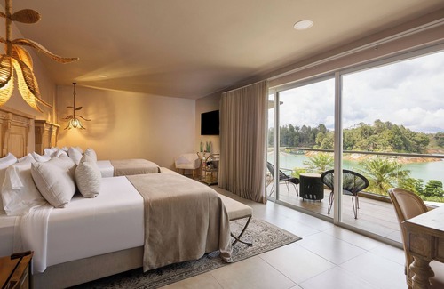Guatape Hotel | Tau House