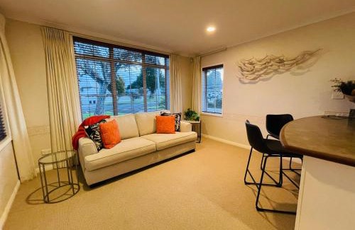 Tauranga Casa | TAURANGA CITY CBD 5TH AVE Elegant Entire Home