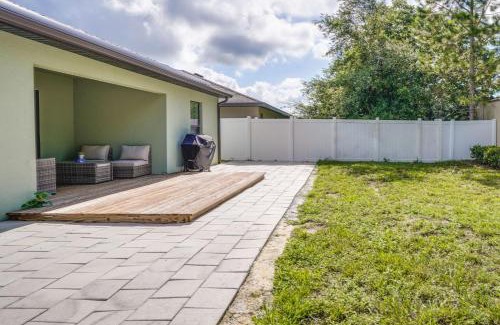 Tavares Casa | Tavares Retreat with Covered Patio and Private Yard