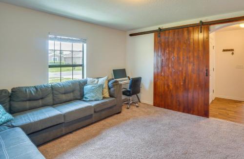 Tavares Casa | Tavares Retreat with Covered Patio and Private Yard