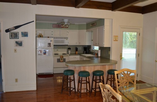Summerton Casa | Taw Caw Creek frente al agua, muelle, playa de arena, a pocos minutos de Big Water!