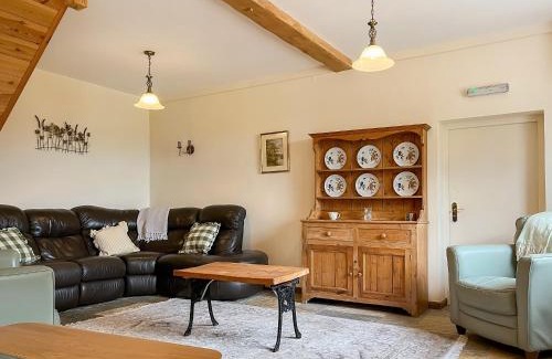 Longnor Casa | Tawny Barn