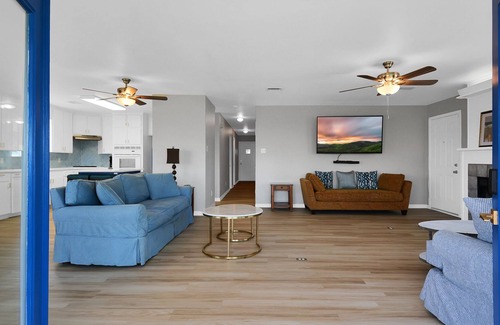 El Lago Casa | Taylor.Lake.View