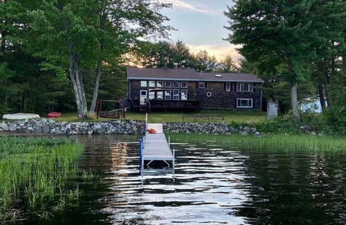 Auburn Casa | Taylor Pond Lake House with Private beach