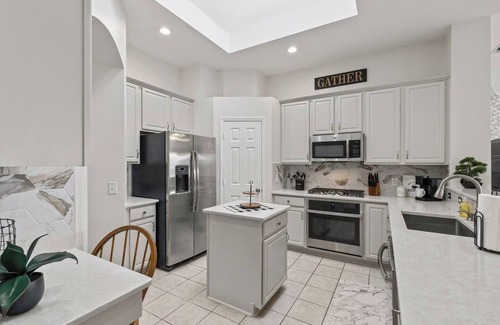 Lewisville Casa | TCH - Spacious 4bd/2ba home in Lewisville w/Office