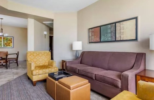 North Scottsdale Complejo | TCP Waste Management Golf entrance is steps away from Hilton Links Resort
