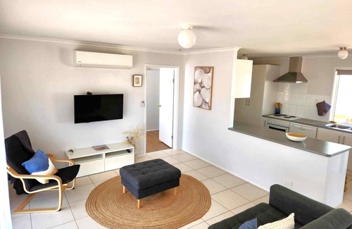 Moonta Bay Casa | Te Taha Moana - By The Beach, Moonta Bay