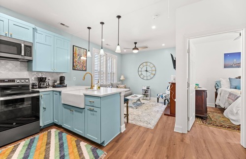 Summerville Historic District Cabaña | Teacup Cottage in the Heart of Historic Summerville