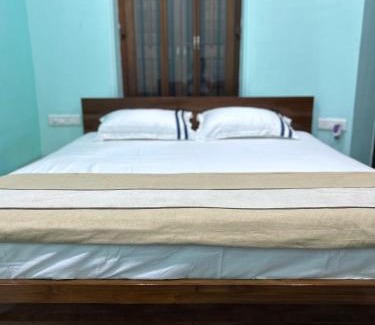 Kalighat Casa | Teakwood Suite - Nokha House