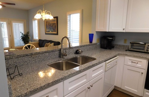 North Myrtle Beach Condominio | Teal Lake #2211 2 Bedroom Condo by RedAwning