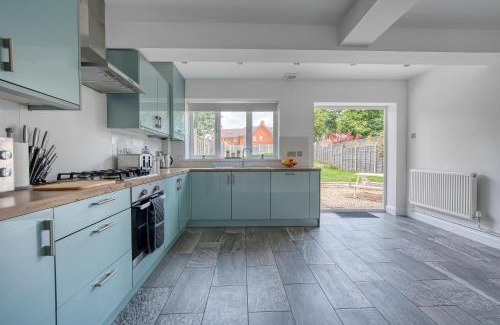 Seisdon Casa | Team Accomodation 4 Bedroom Free Parking WiFi Moseley Birmingham near City Centre NEC BHX